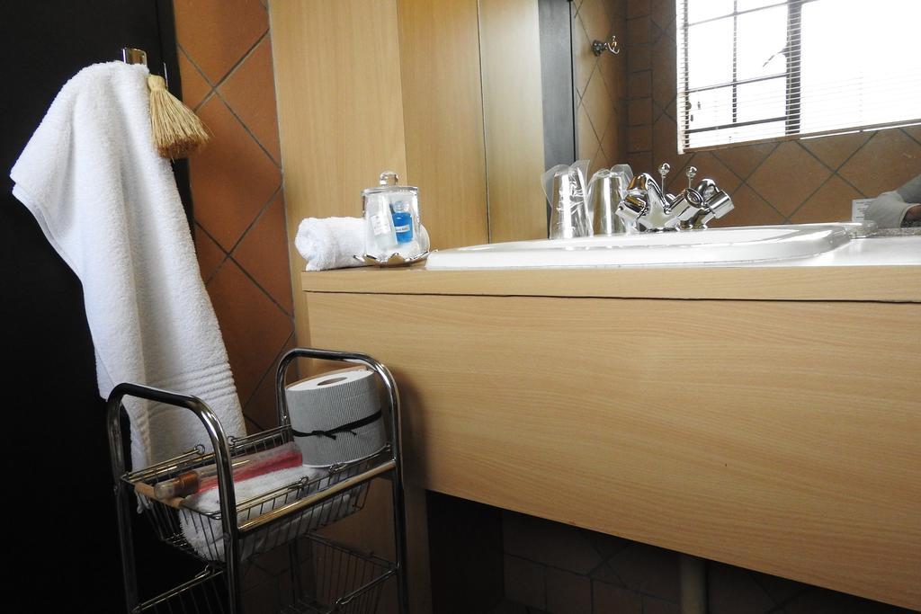 Willow Place Guest House Midrand Dış mekan fotoğraf